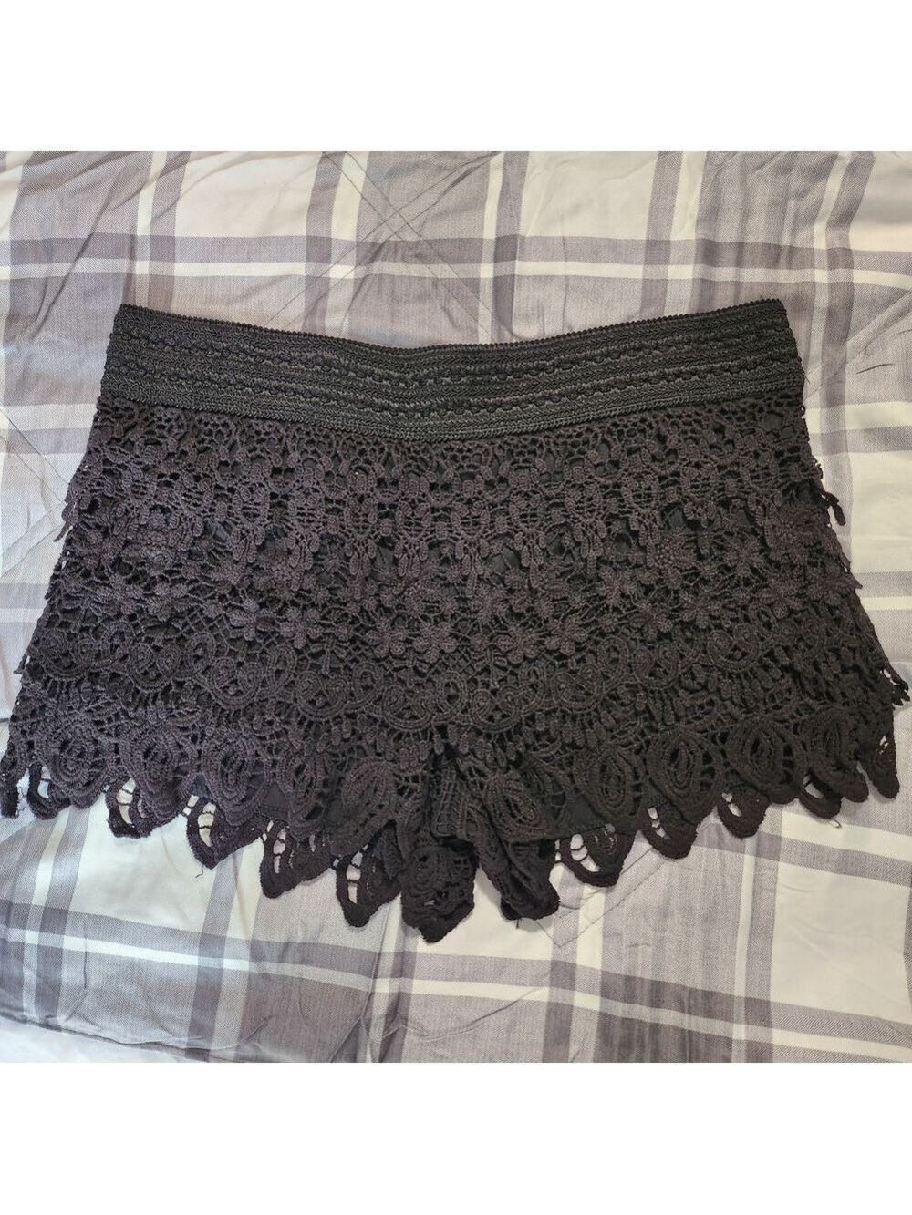 Elegant Black Lace Women Shorts